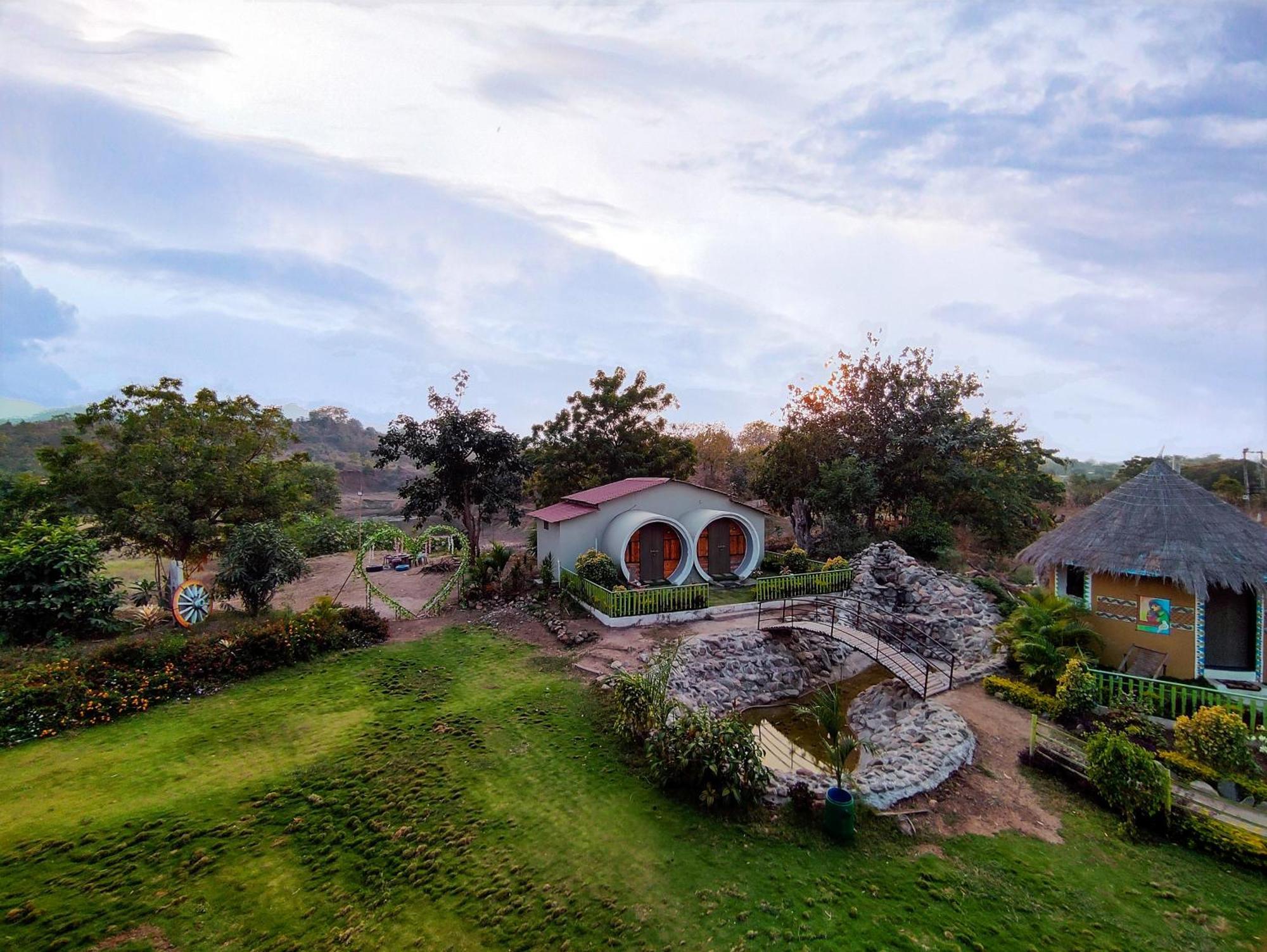 Van Vagdo Resort Rajpipla Extérieur photo