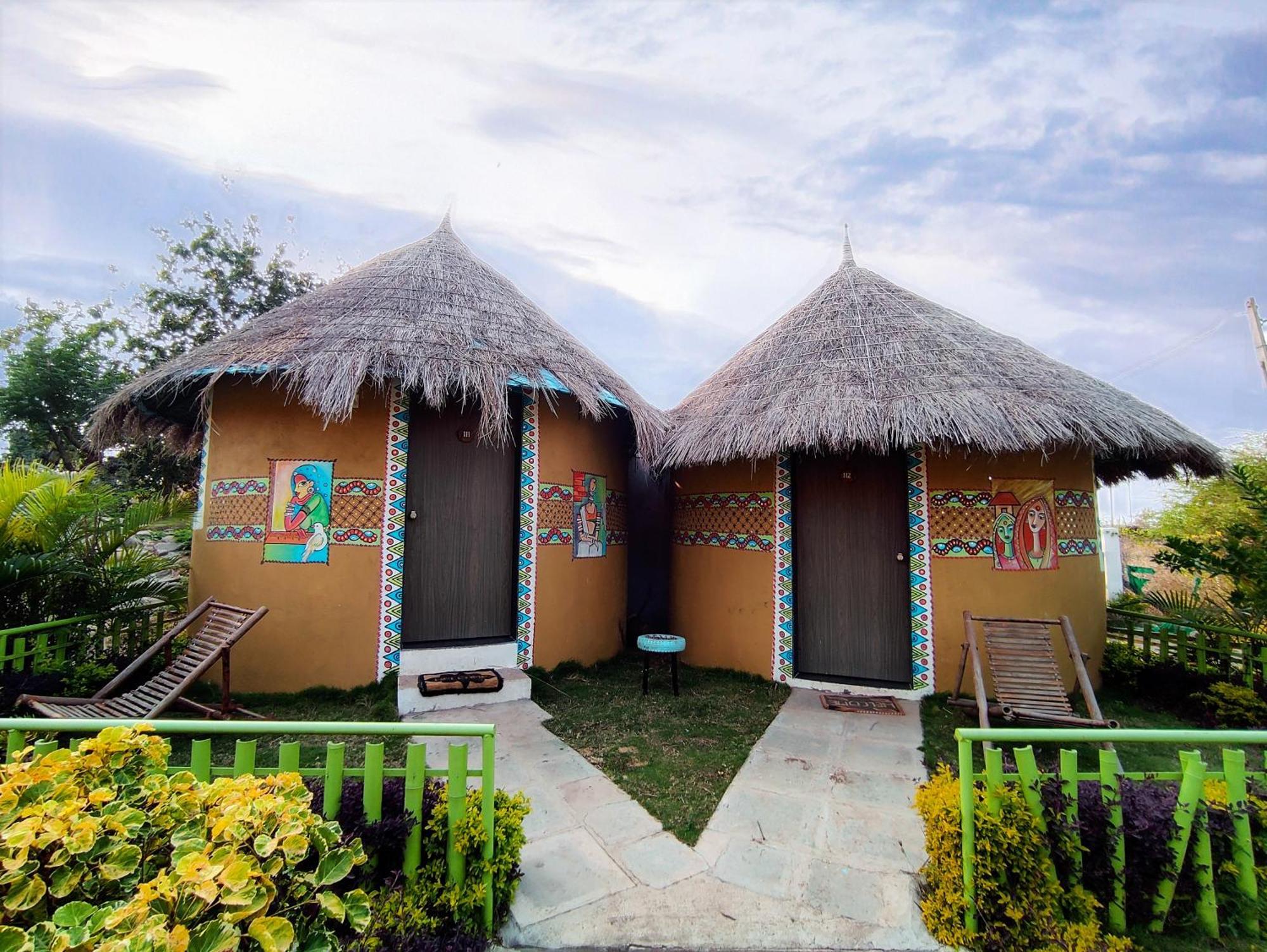 Van Vagdo Resort Rajpipla Extérieur photo