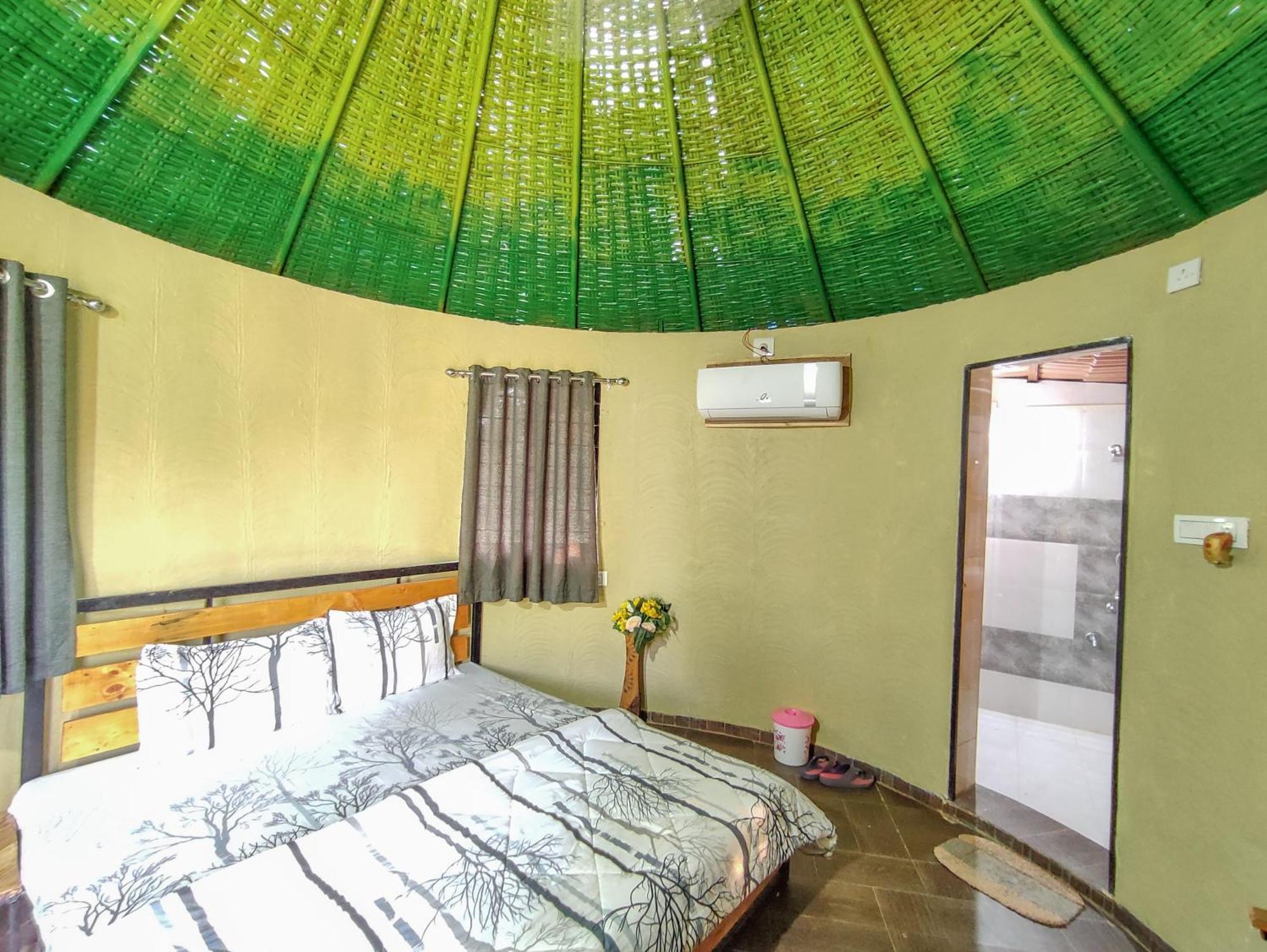 Van Vagdo Resort Rajpipla Extérieur photo