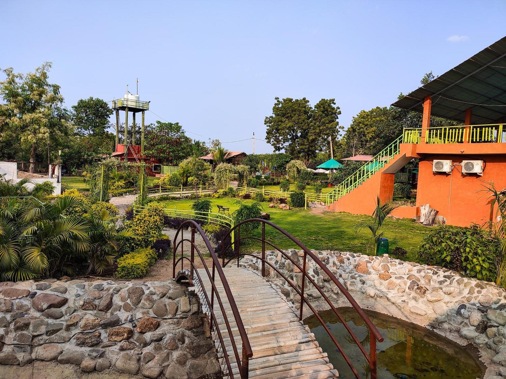 Van Vagdo Resort Rajpipla Extérieur photo